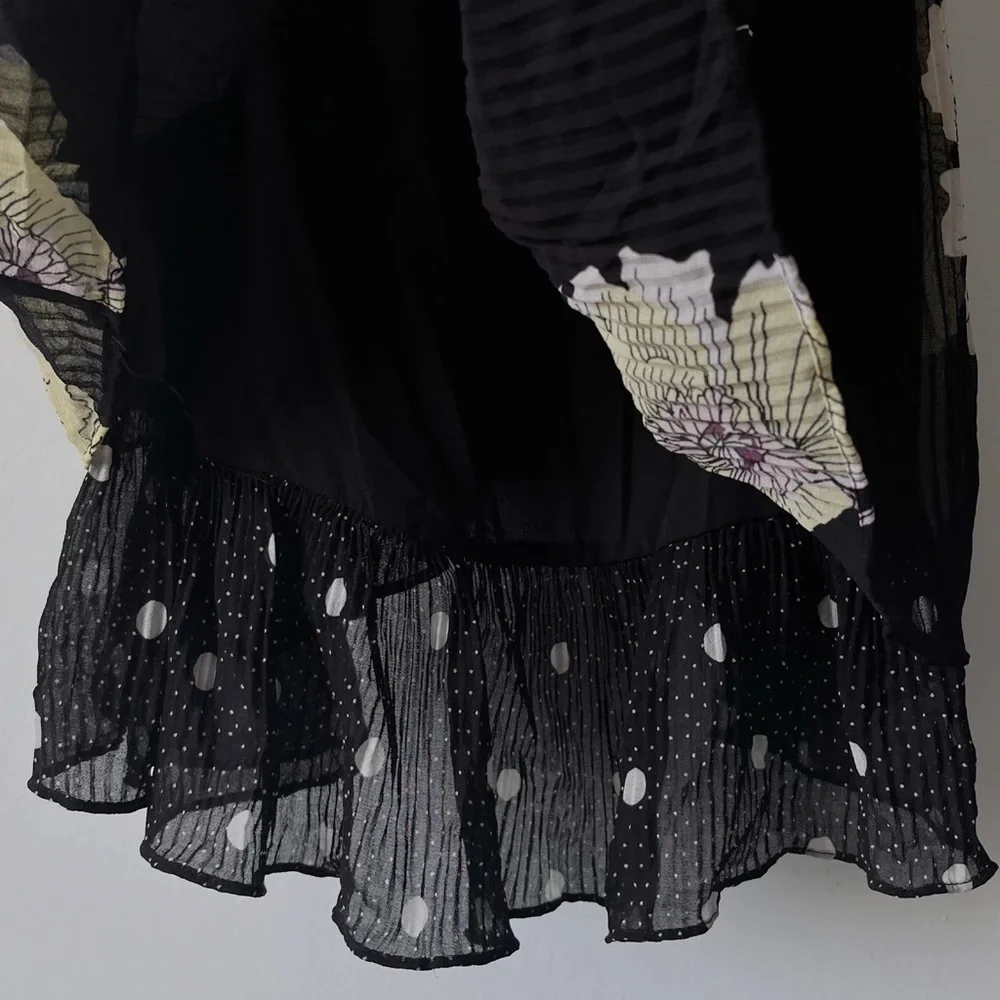 1. Slate Floral Top - Picture 6 of 6